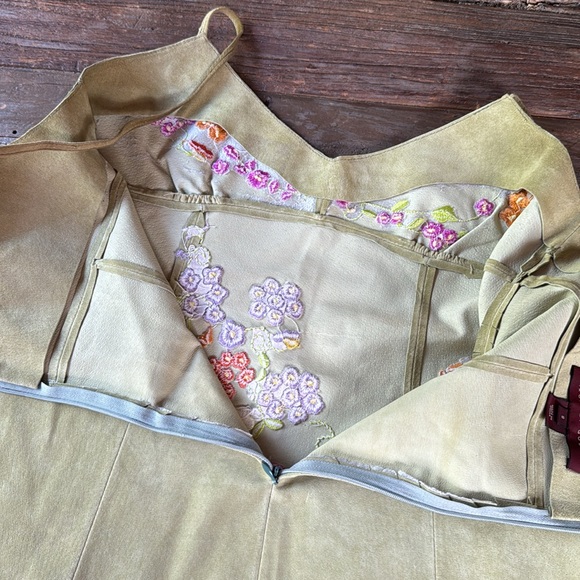 Vintage Margaret Godfrey Sage green embroidered suede cami size 8 - Picture 9 of 10